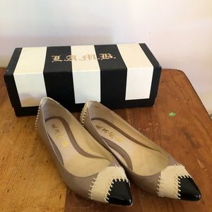 L.A.M.B. flats Sz 6